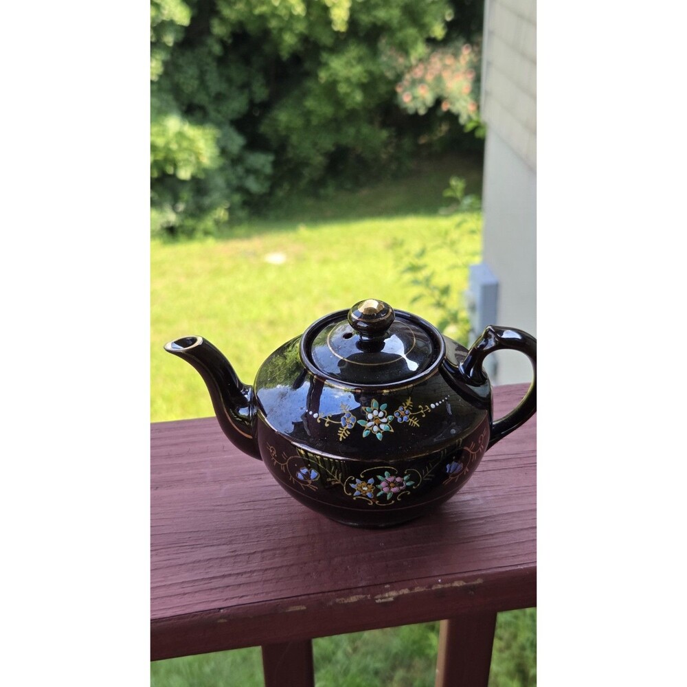 Small Handpainted Teapot Made In Occupied Japan Vintage